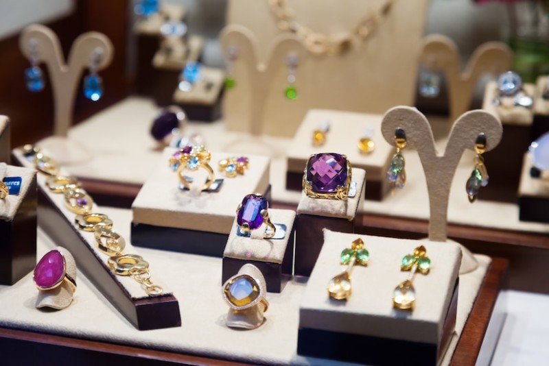 Why Your Jewelry Showroom Should Have Personal Security